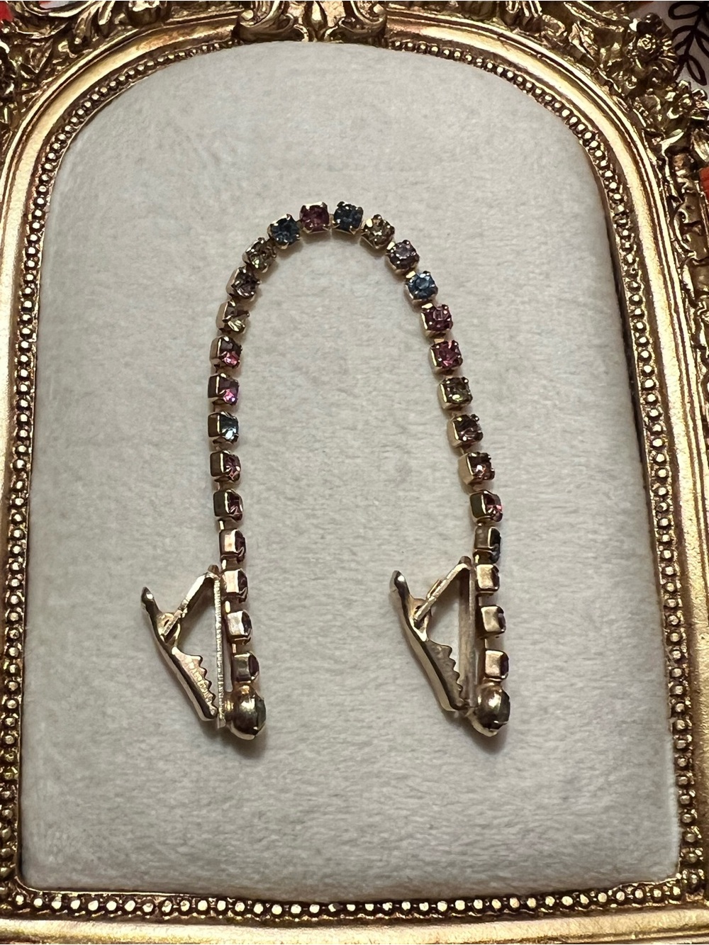 Vintage Multicolor Sweater Clip